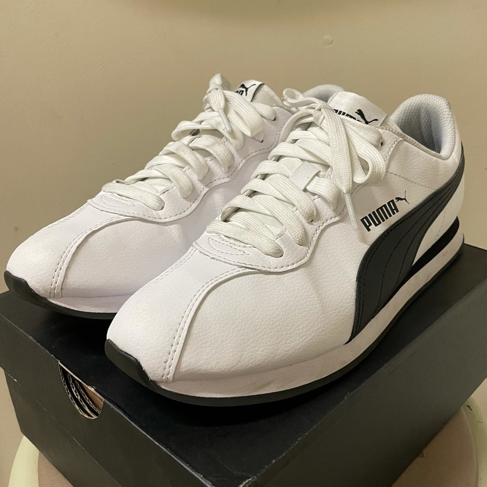 Puma classic black & white sneakers - Men’s US9.5